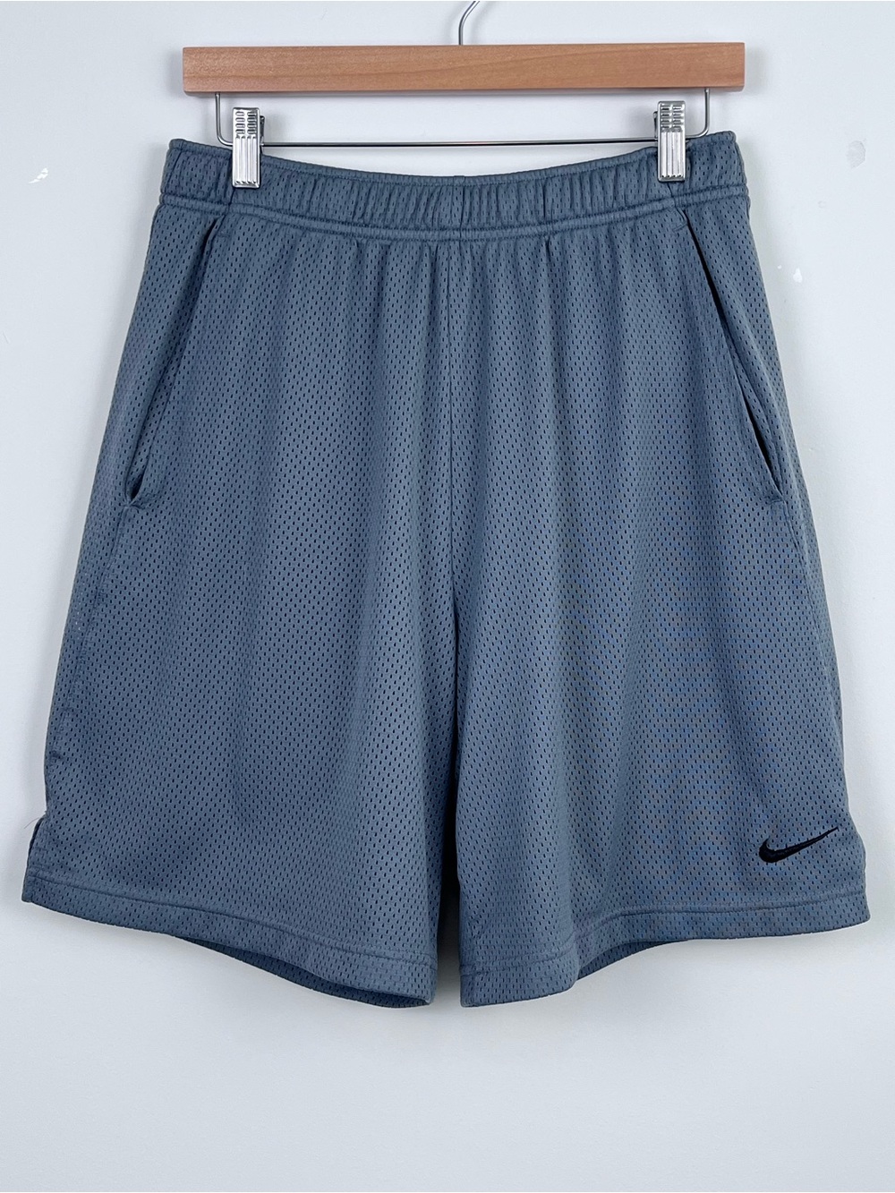 Nike Men's Dri-Fit Gray Monster Mesh 9" Training Basketball Shorts 844646 Size L